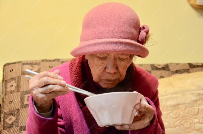 التغذية عند كبار السن من حيث قبة السعرات الحرارية