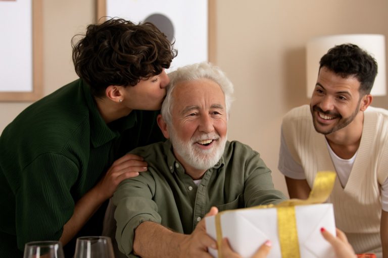 دعم كبار السن| مفهومه وأهميته في بناء مجتمع متكافل