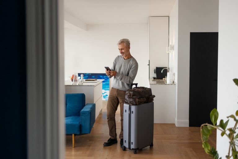 فوائد السفر للمسنين وتأثيره على الصحة النفسية والجسدية