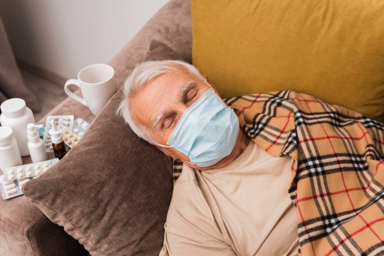 أسباب ضعف المناعة عند كبار السن وكيفية علاجها